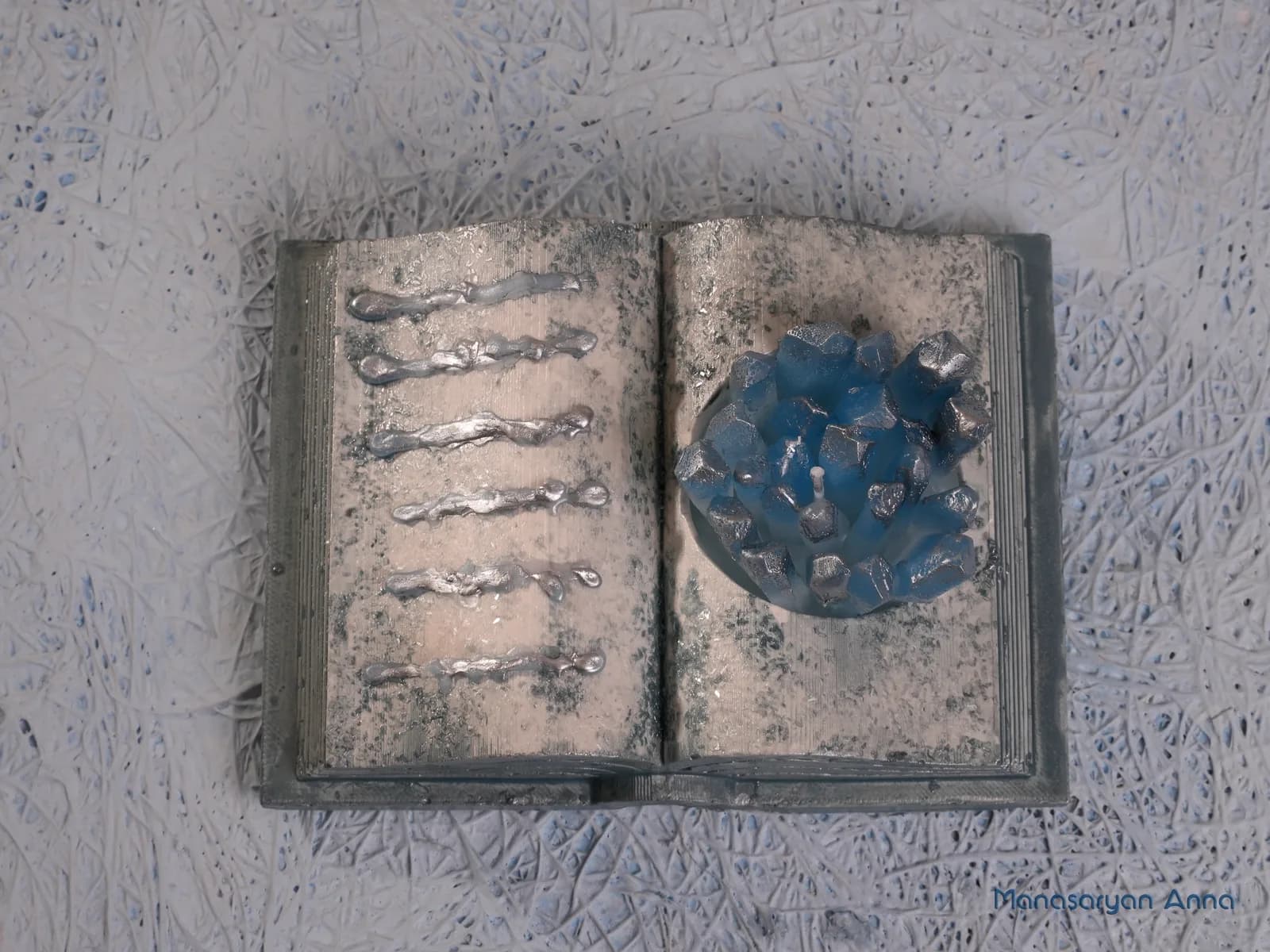 Кристаллы в книге гипсовой — ракурс 4